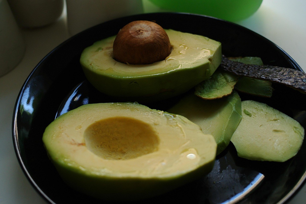Jedno awokado dziennie pomaga uchroniæ siê przed chorobami serca [fot.  Aurea Santos z Pixabay]